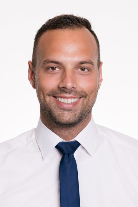 Sebastian-Weitzel_600x900-469×704